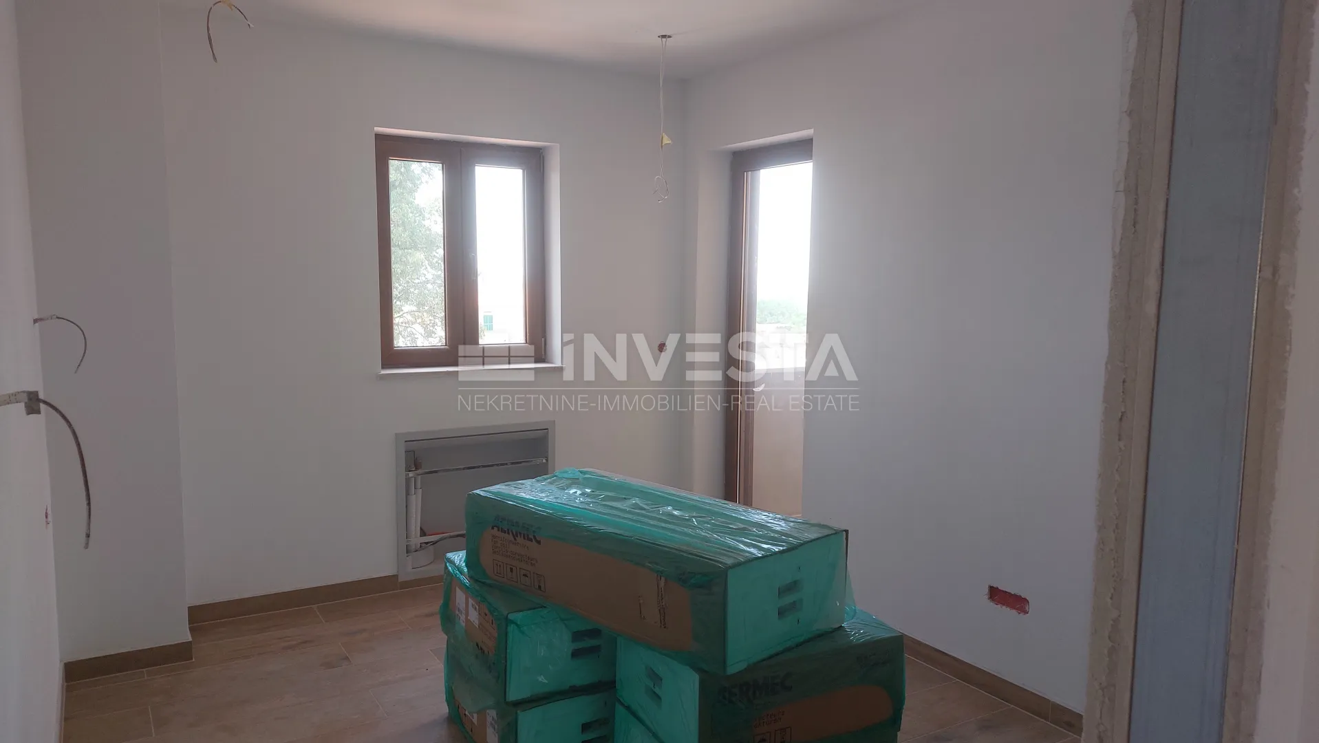 moderna vila sa bazenom i pogledom na more - slika 12