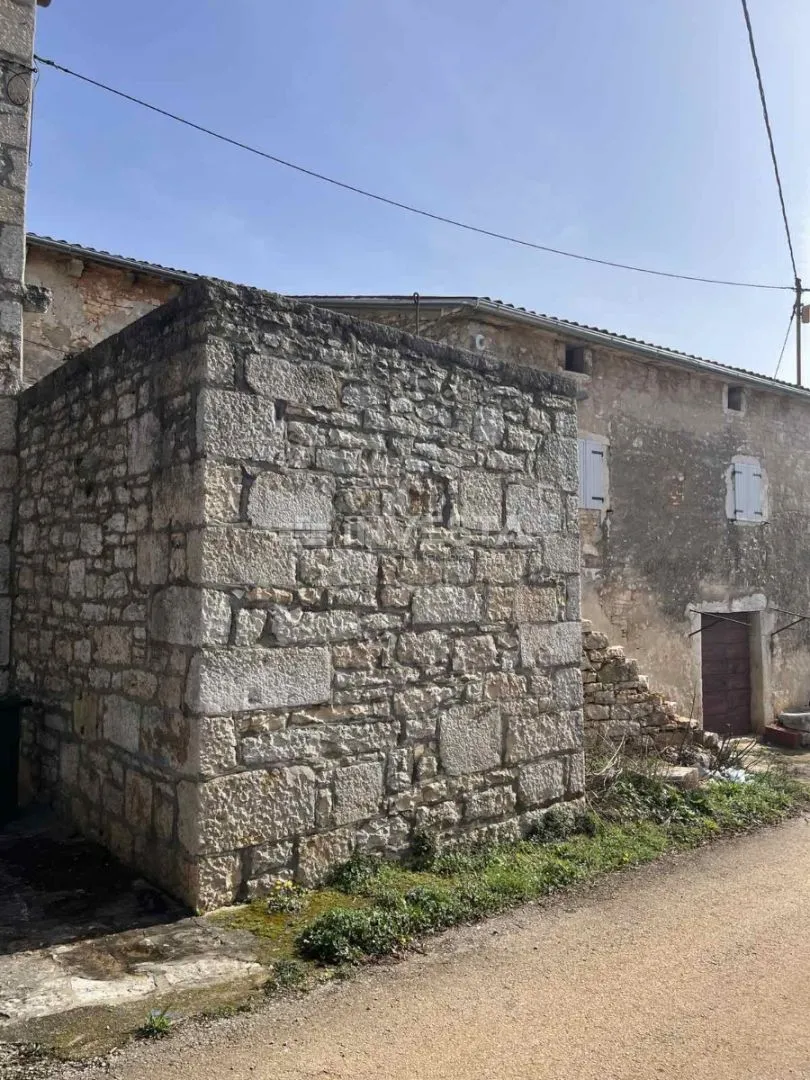 višnjan, kamena kuća -započeta renovacija - slika 17