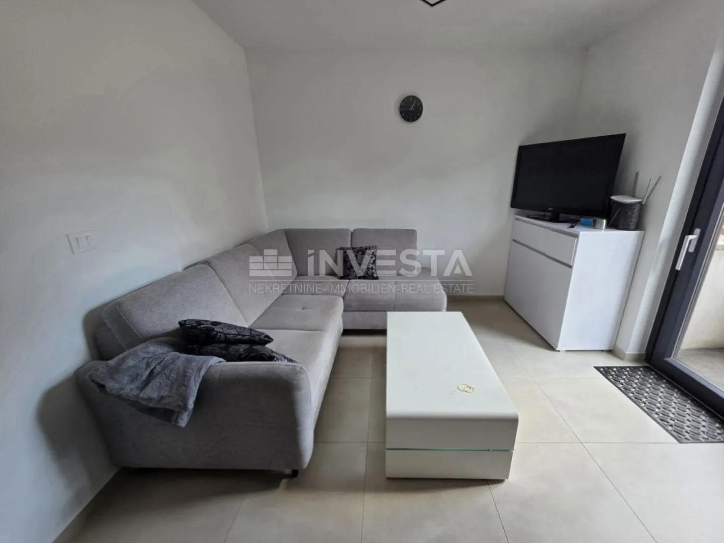 Štinjan, dvosoban stan u prizemlju s vrtom - Štinjan, Pula