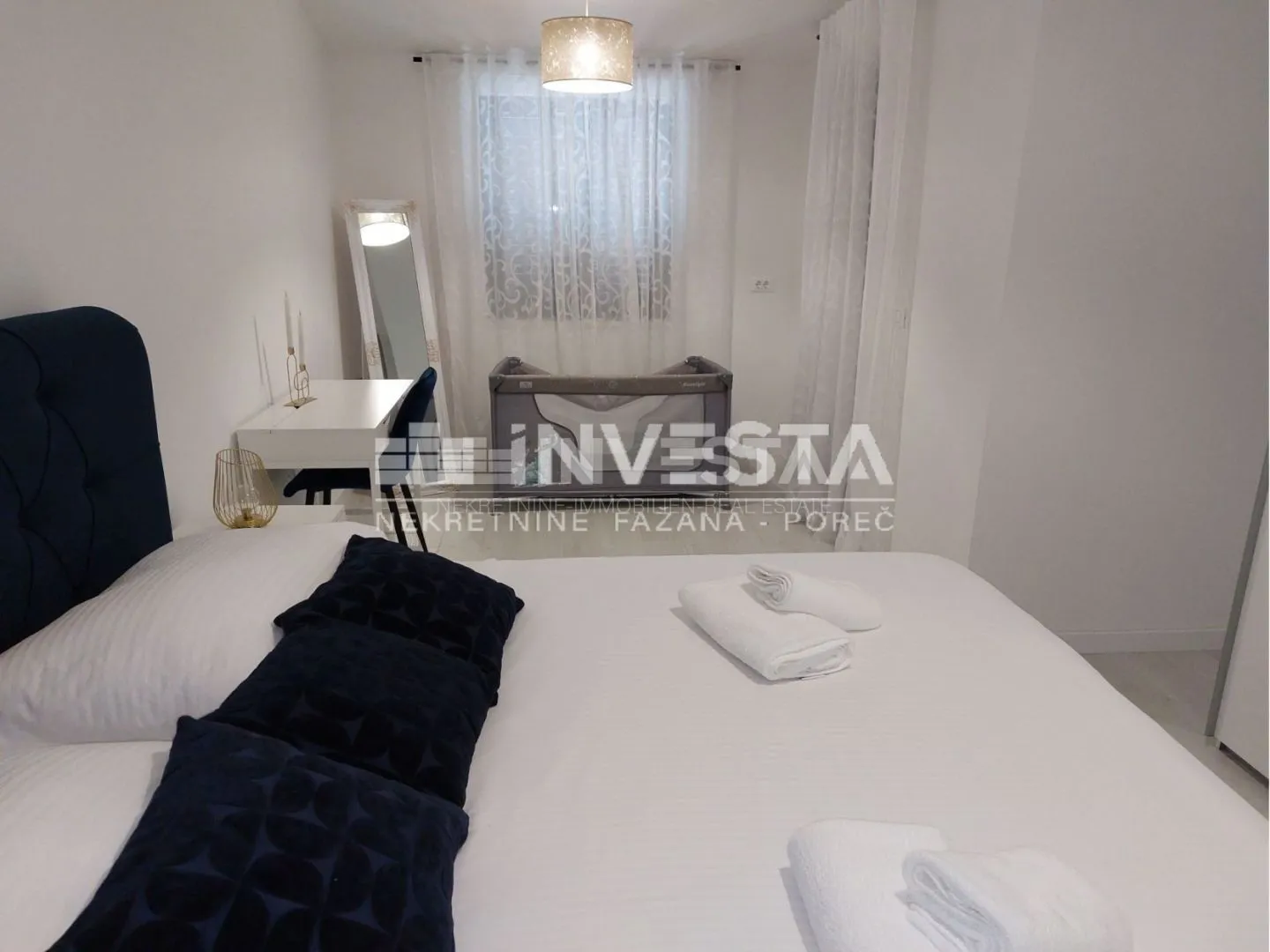 poreč okolica, moderno uređena vila dvojnica s bazenom, novogradnja - slika 27