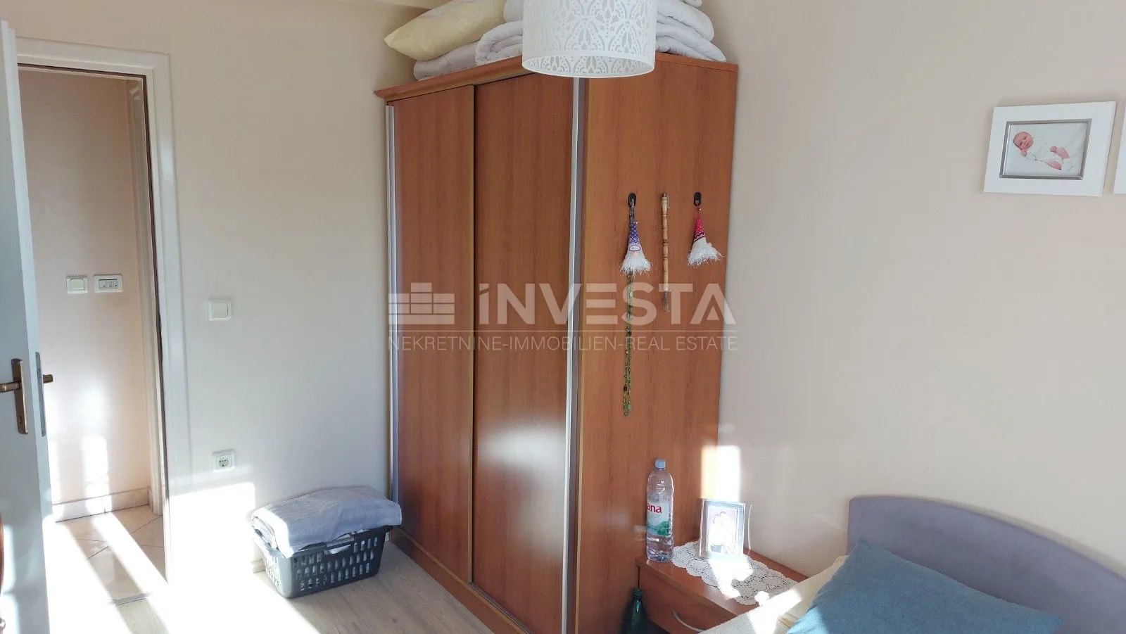 dvojna kuća sa dva stana i pogledom na more - slika 21