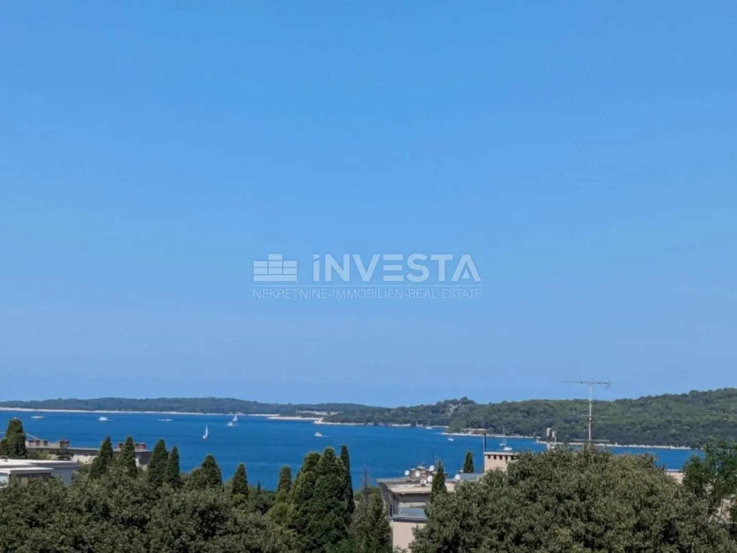 pula, valkane, jedinstveni stan u vili, dvorište, parking, pogled more - slika 21
