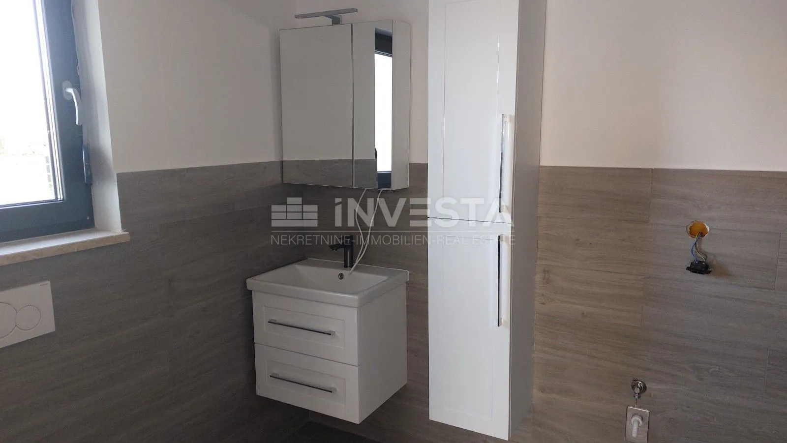 moderna vila u taru - slika 34