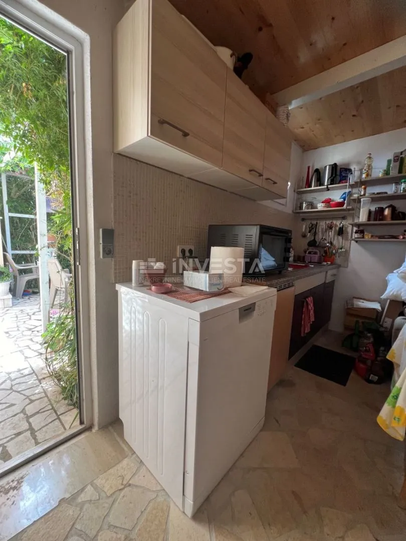 medulin, kuća s 7 apartmana na samo 100 m od mora - slika 11