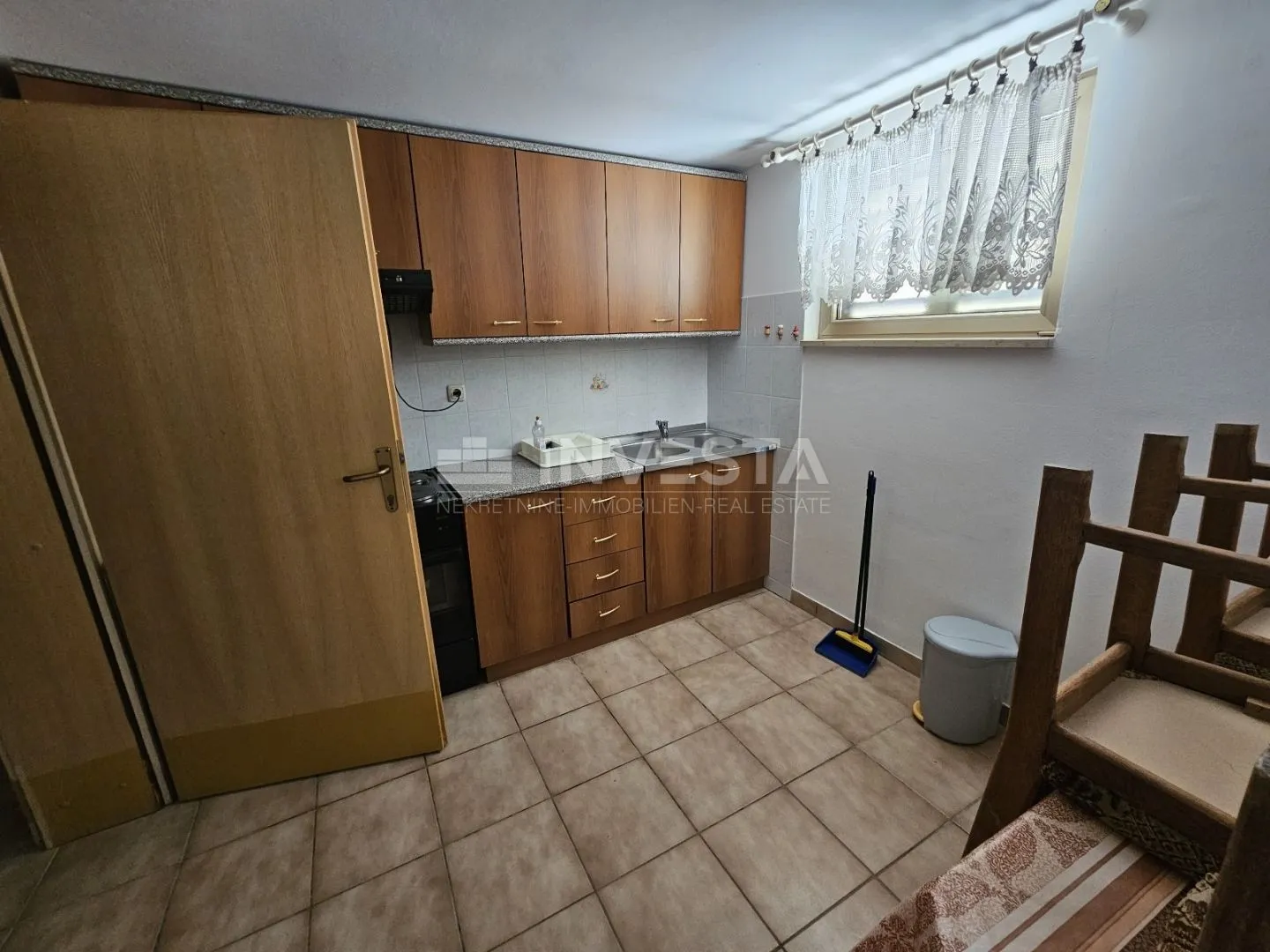 medulin centar, prostrana kvalitetna apartmanska kuća, blizu mora - slika 25