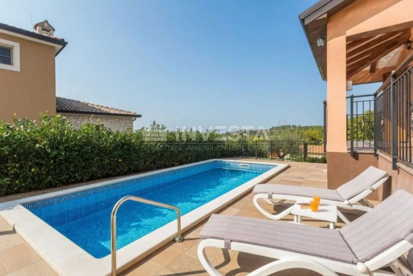 vila sa bazenom - slika 7