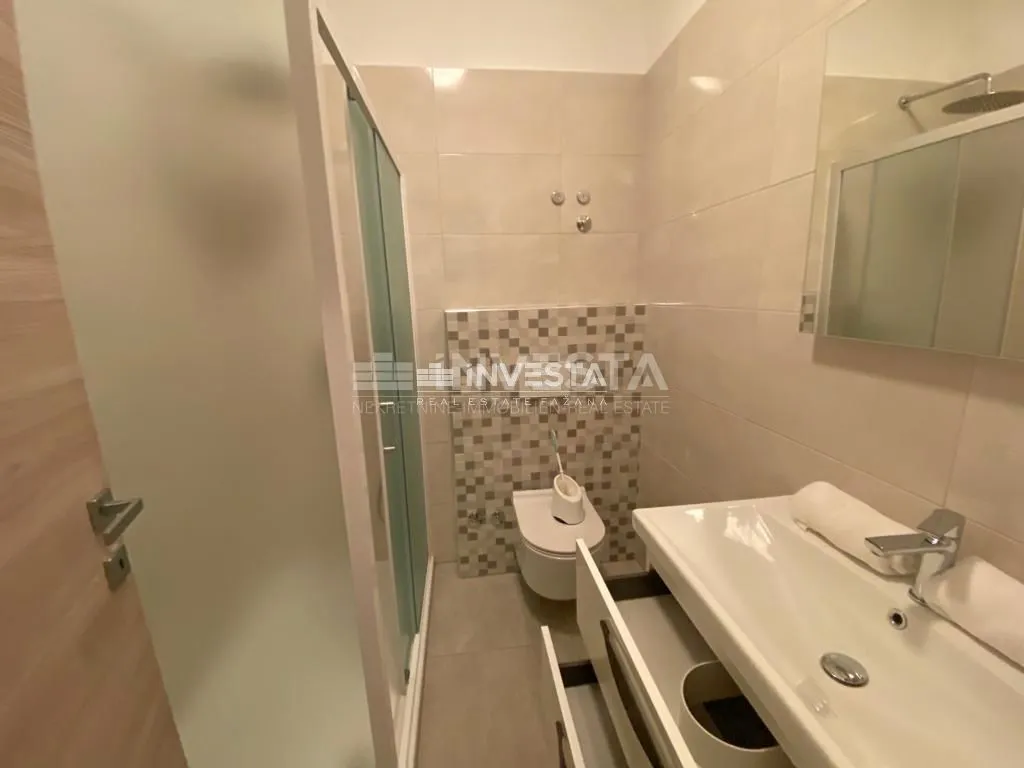 fažana, apartmanska kuća s 5 stambenih jedinica, 600m od plaže - slika 7