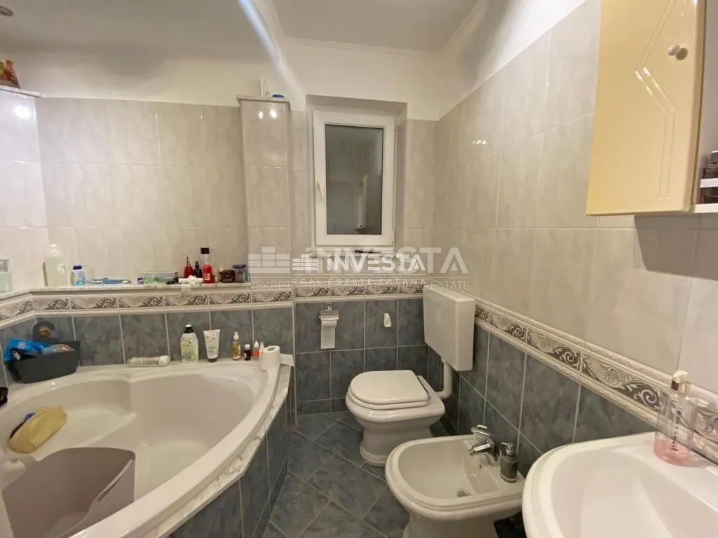 fažana, apartmanska kuća s 5 stambenih jedinica, 600m od plaže - slika 9