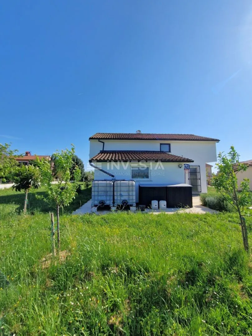 kuća s 2 stambene jedinice i 4000m2 građevinskog zemljišta - slika 4