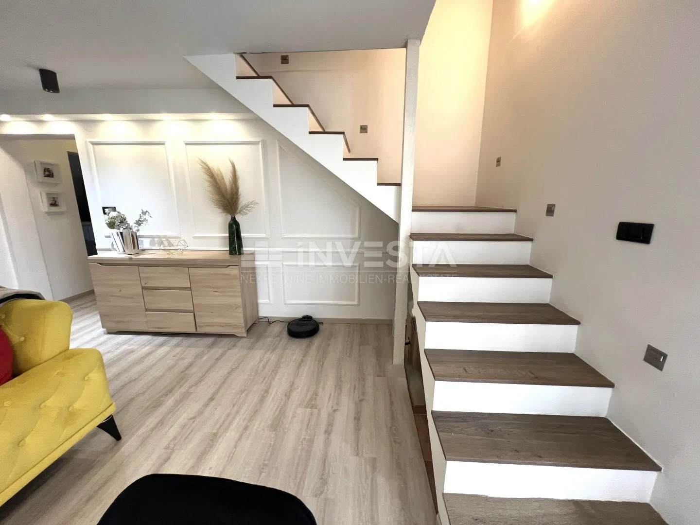 pula, veli vrh trosoban stan površine 114 m² - slika 8