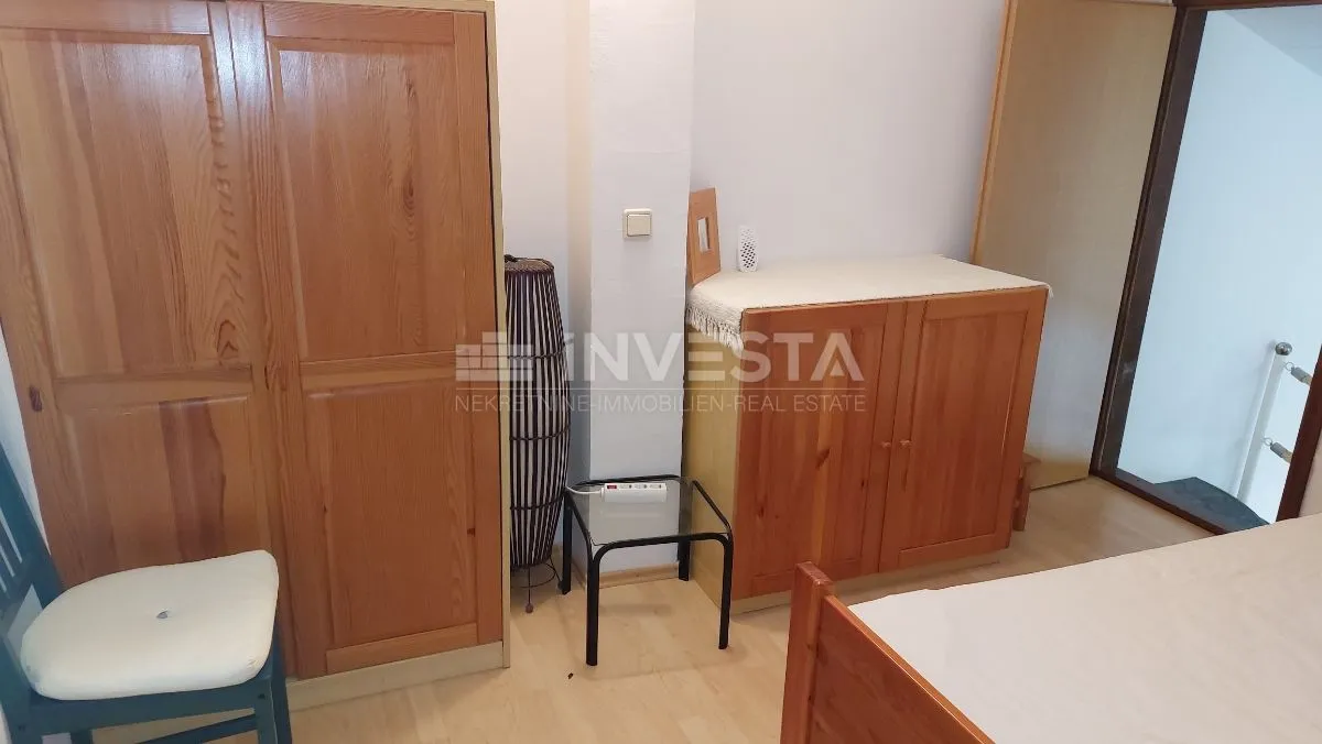 dvoetažni stan u červar portu - slika 20