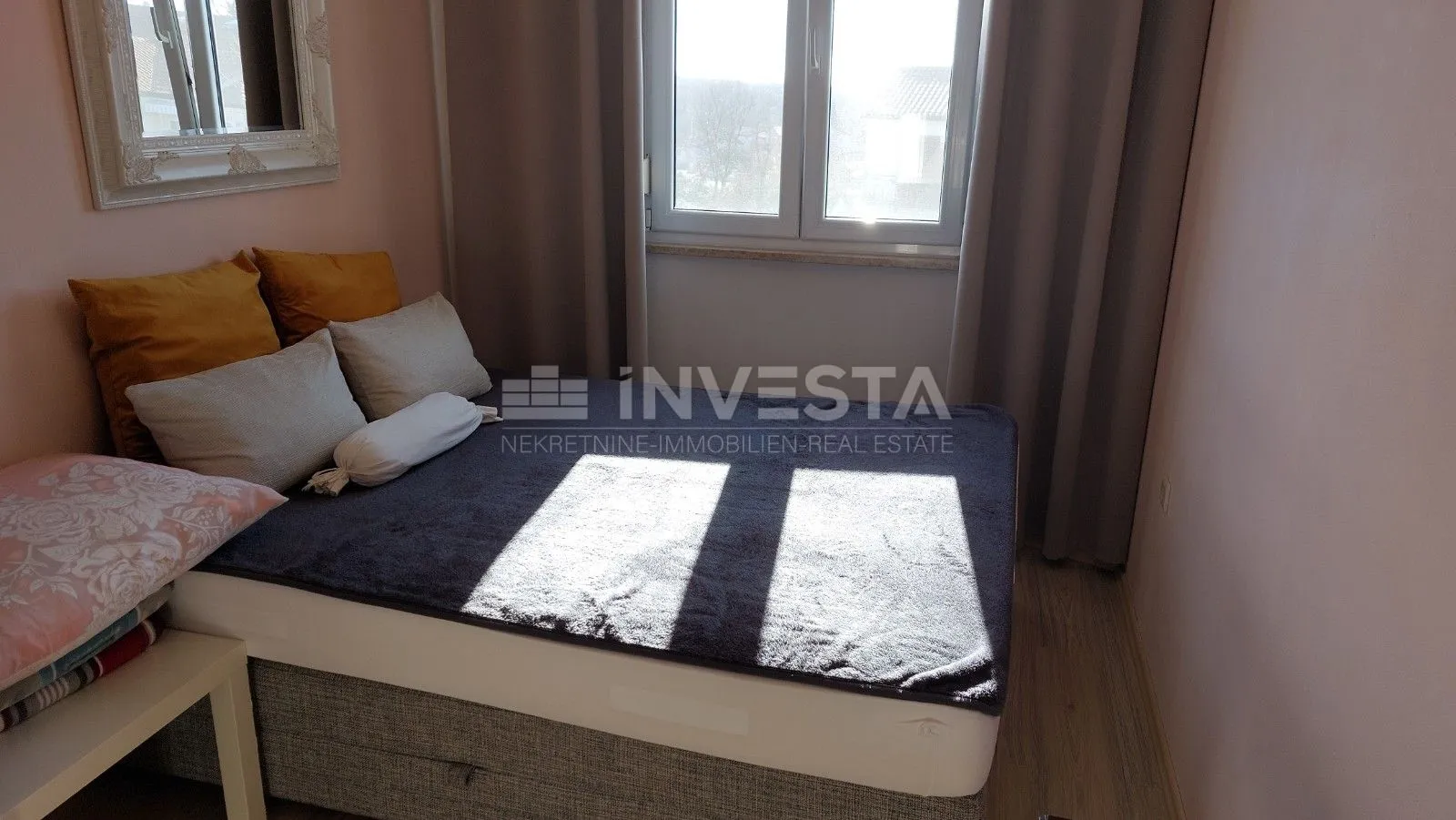 dvojna kuća sa dva stana i pogledom na more - slika 38