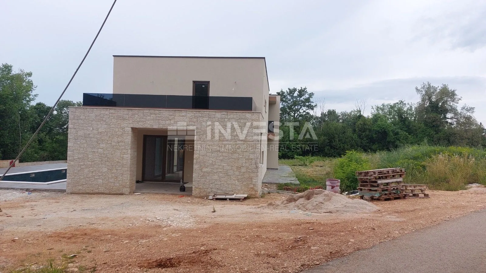 luksuzna moderna vila sa grijanim bazenom - slika 8