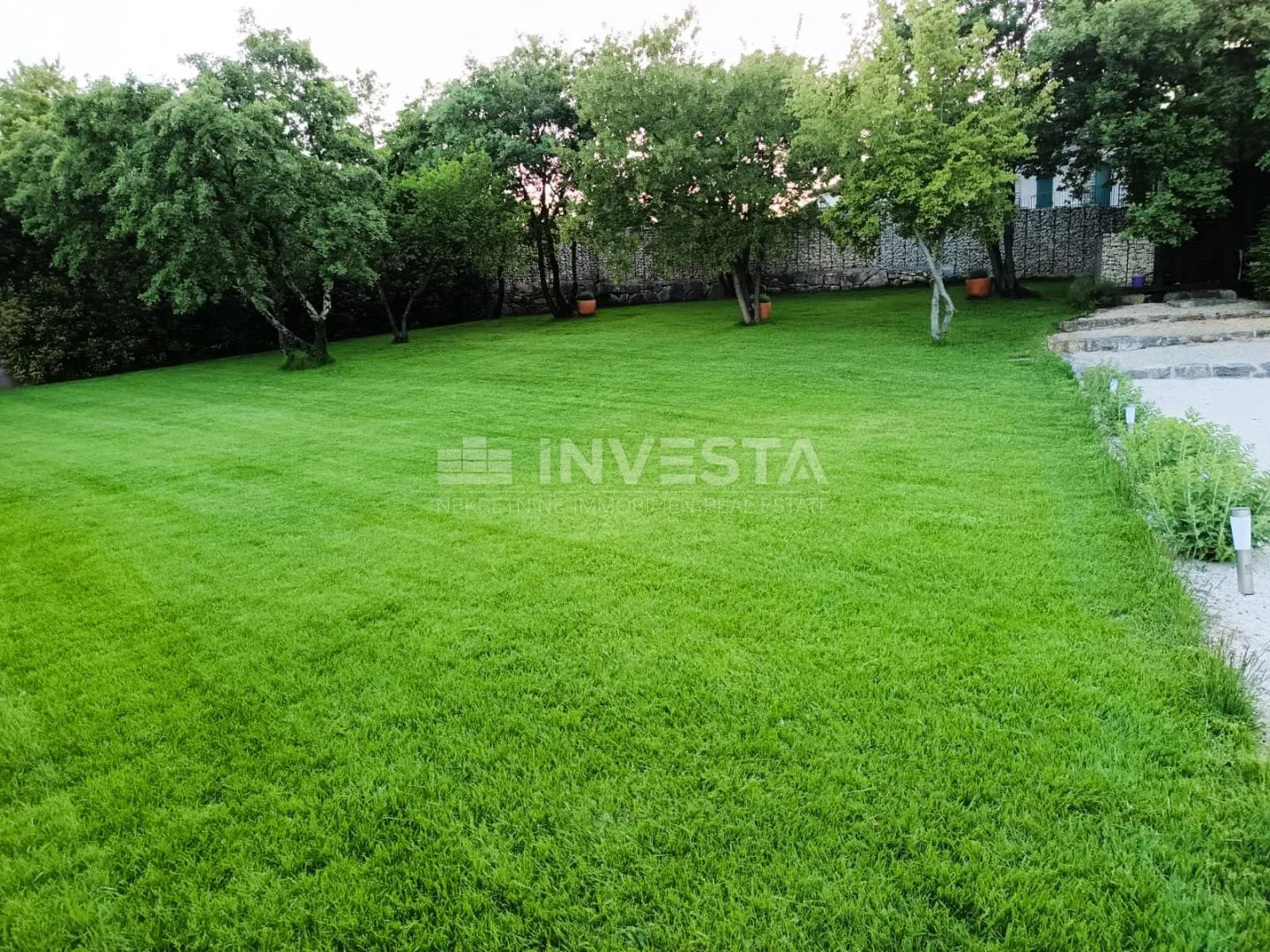 barban, moderna samostojeća vila s bazenom, 1800m2 okućnice - slika 19