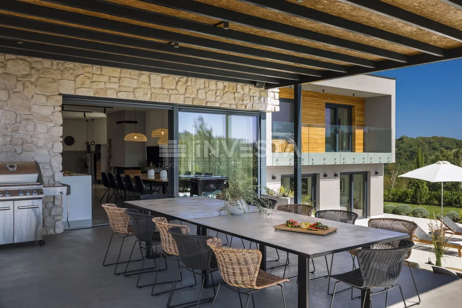 moderna vila s prostranom okućnicom - slika 7
