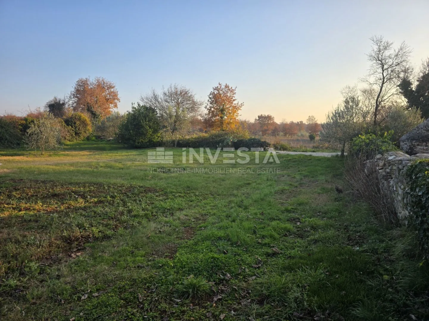 vodnjan okolica, građevinsko zemljište 1025 m2 - slika 3