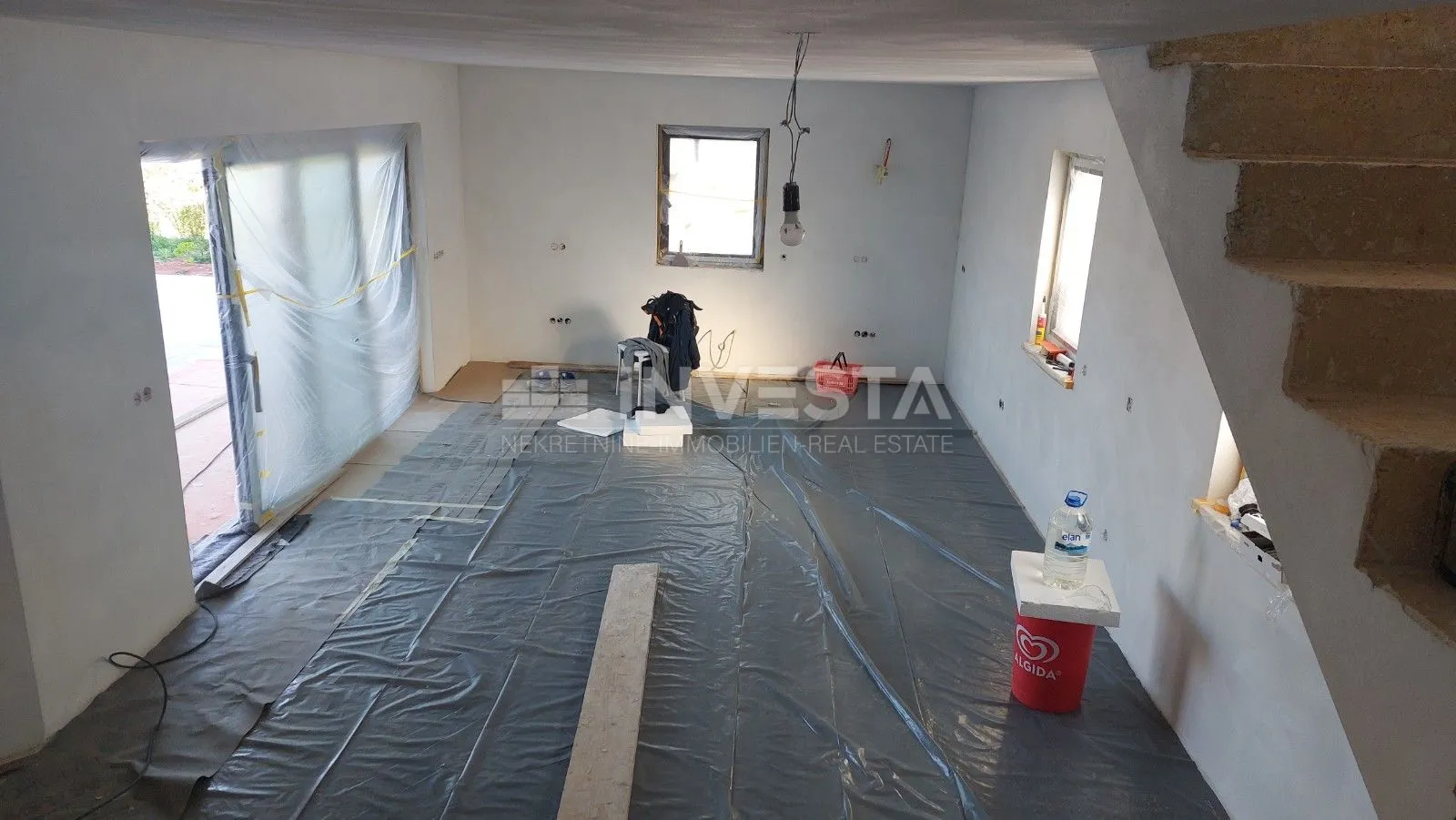 moderna vila sa bazenom u blizini poreča - slika 17