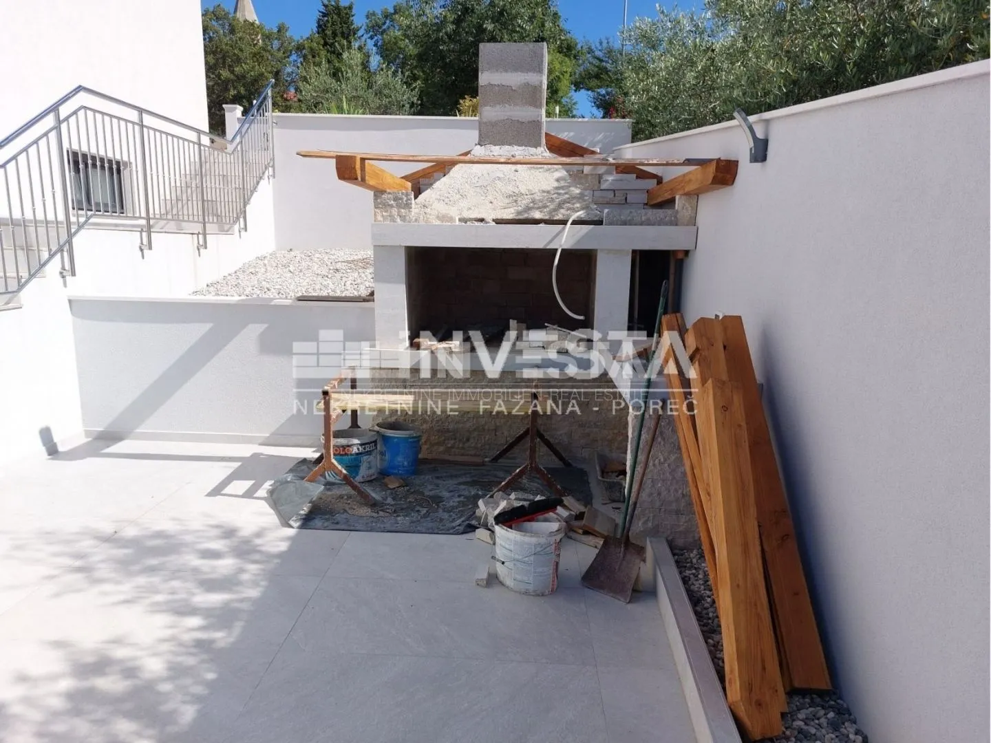 poreč okolica, moderno uređena vila dvojnica s bazenom, novogradnja - slika 10