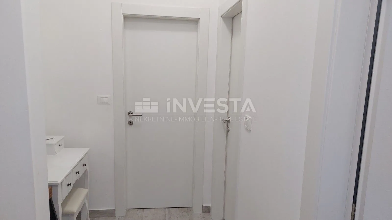 predivan stan u centru umaga 150 m od mora - slika 13