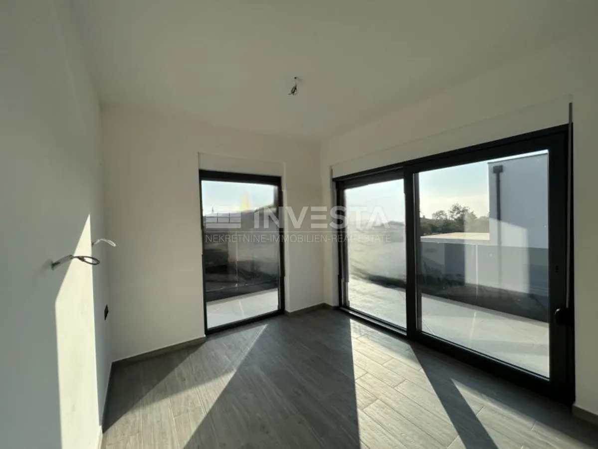 moderna vila u taru - slika 28