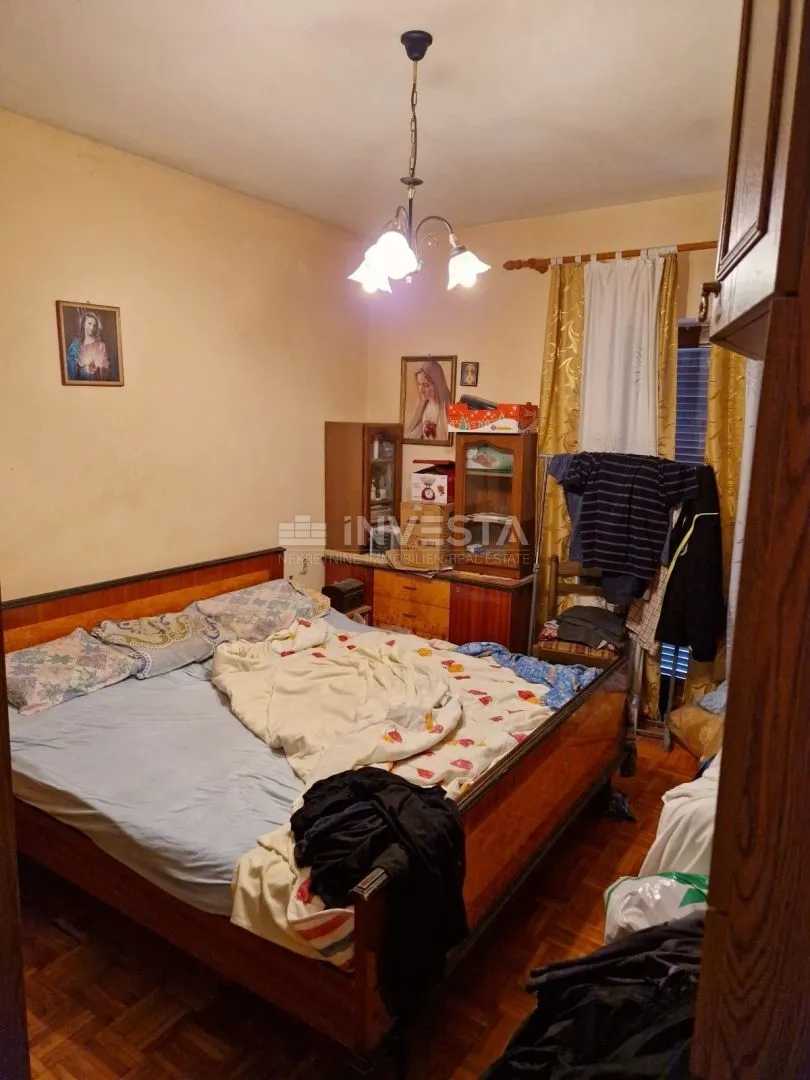 pula, samostojeća obiteljska kuća sa 4 stana i prostranom okućnicom - slika 20