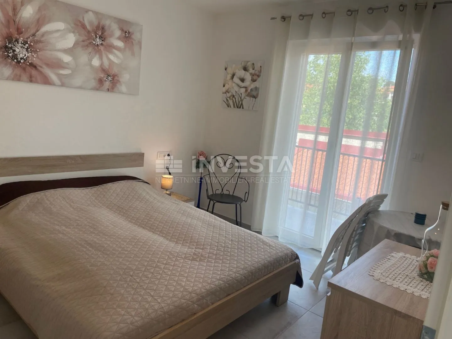 pula centar, dva nova namještena stana i garaža - slika 14