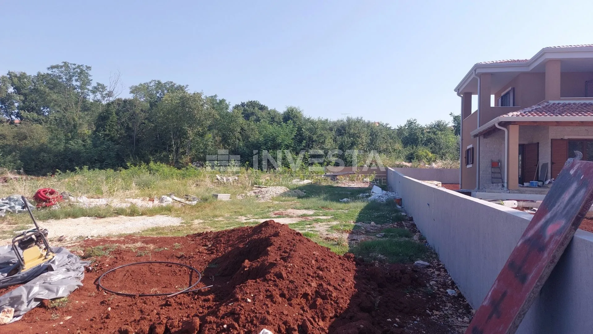 građevinsko zemljište sa pravomoćnom građevinskom dozvolom - slika 4