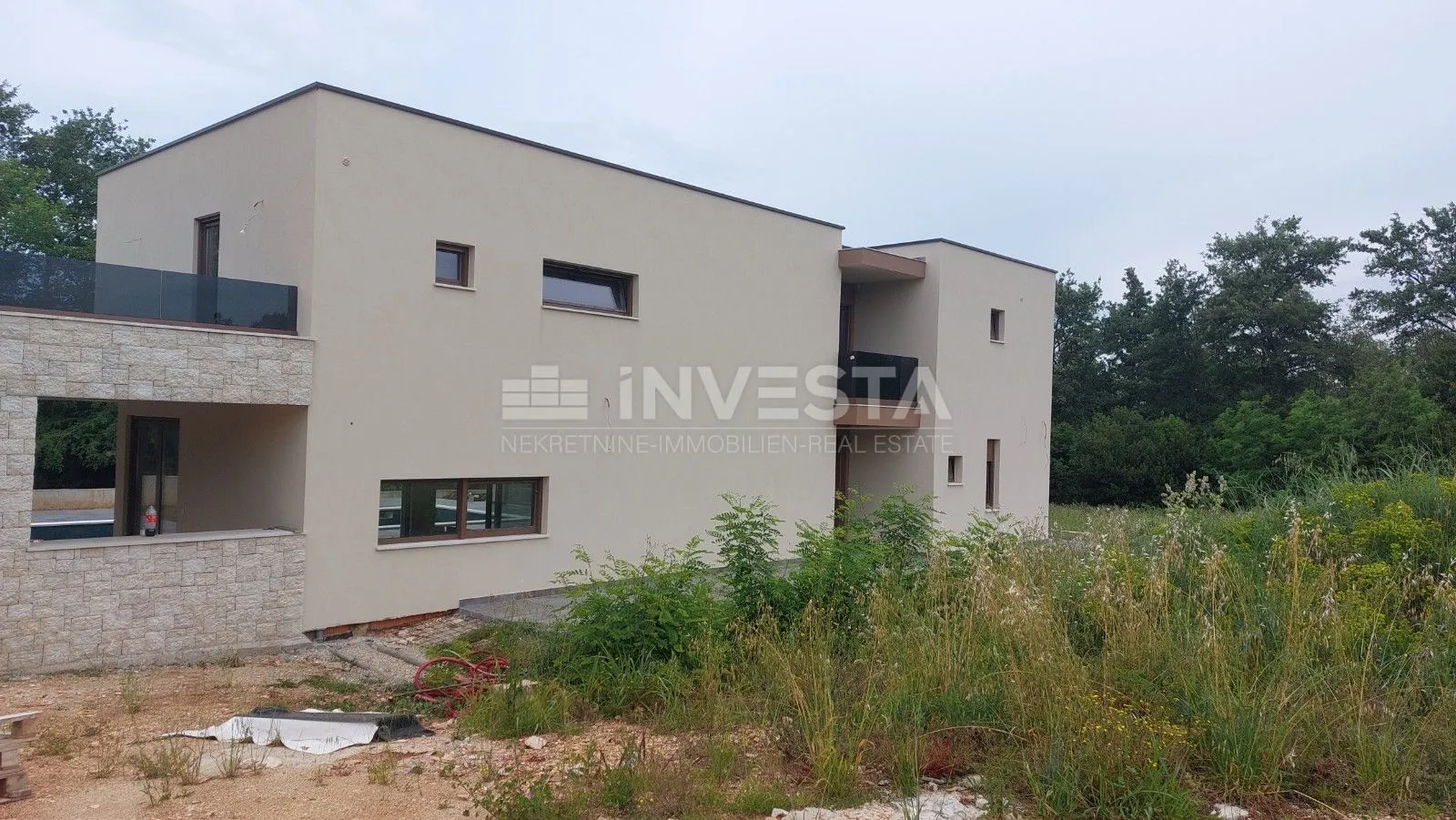luksuzna moderna vila sa grijanim bazenom - slika 7