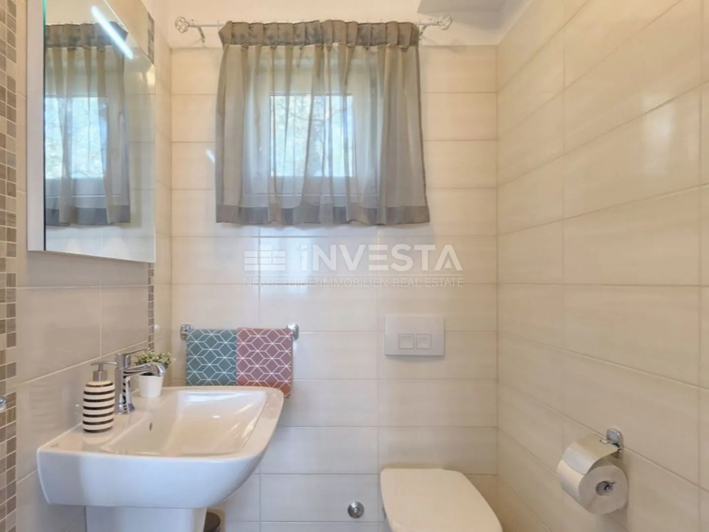 fažana, vila sa bazenom i velikom okućnicom - slika 7