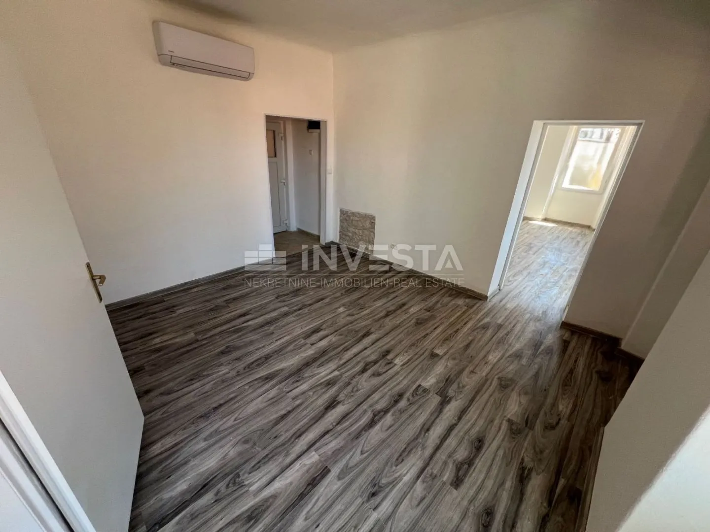 pula, centar stan površine 69,55m2, iii kat - slika 2
