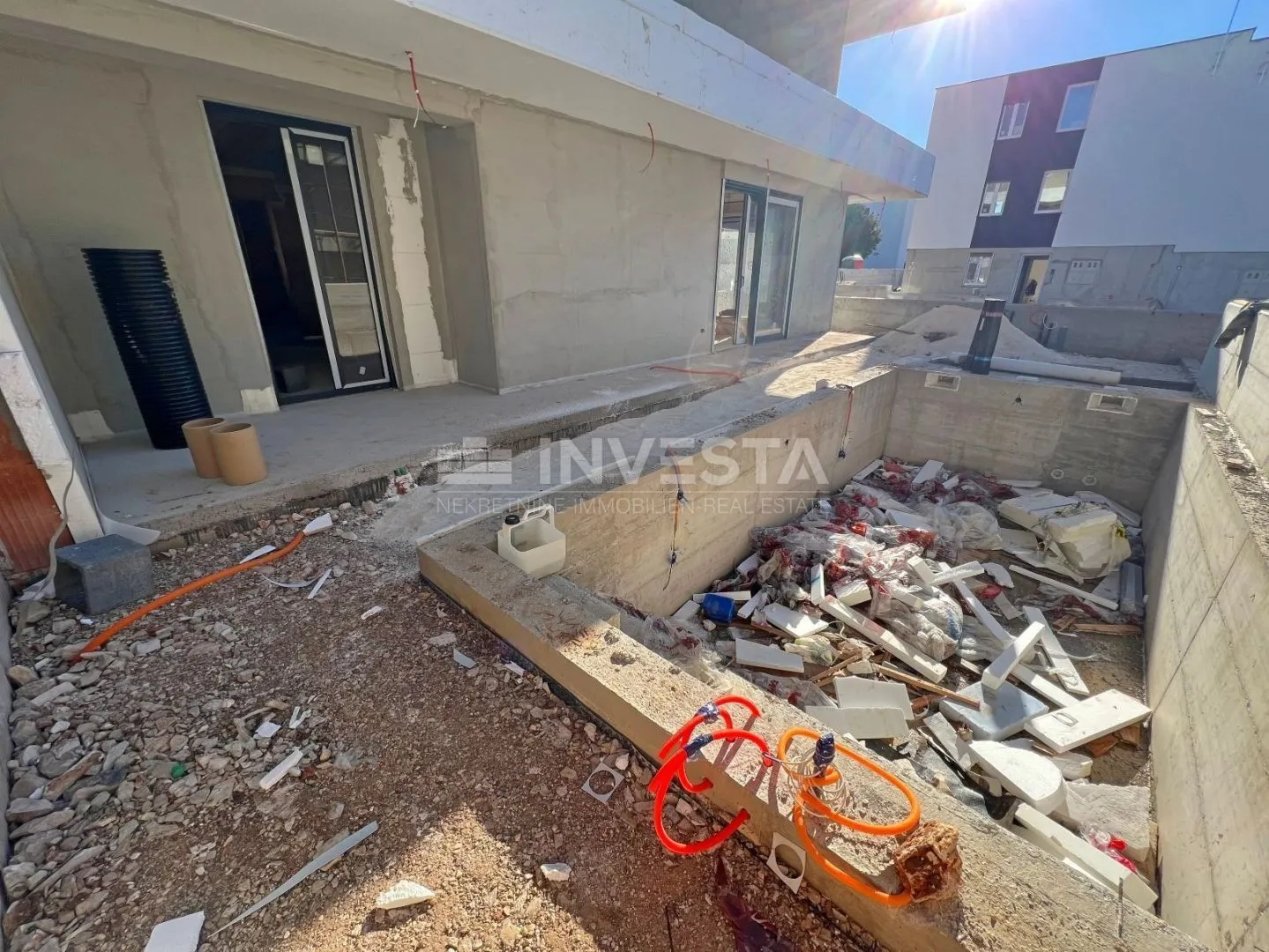medulin, dvoetažni stan s bazenom, 200 m2, 4ss, blizina mora - slika 2