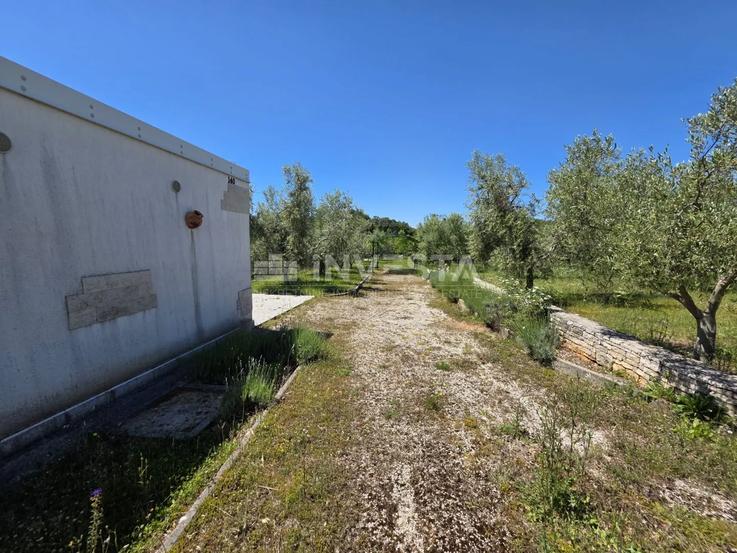 barbariga – imanje od 4.000 m² s maslinikom, legaliziranim objektima i infrastrukturom - slika 4