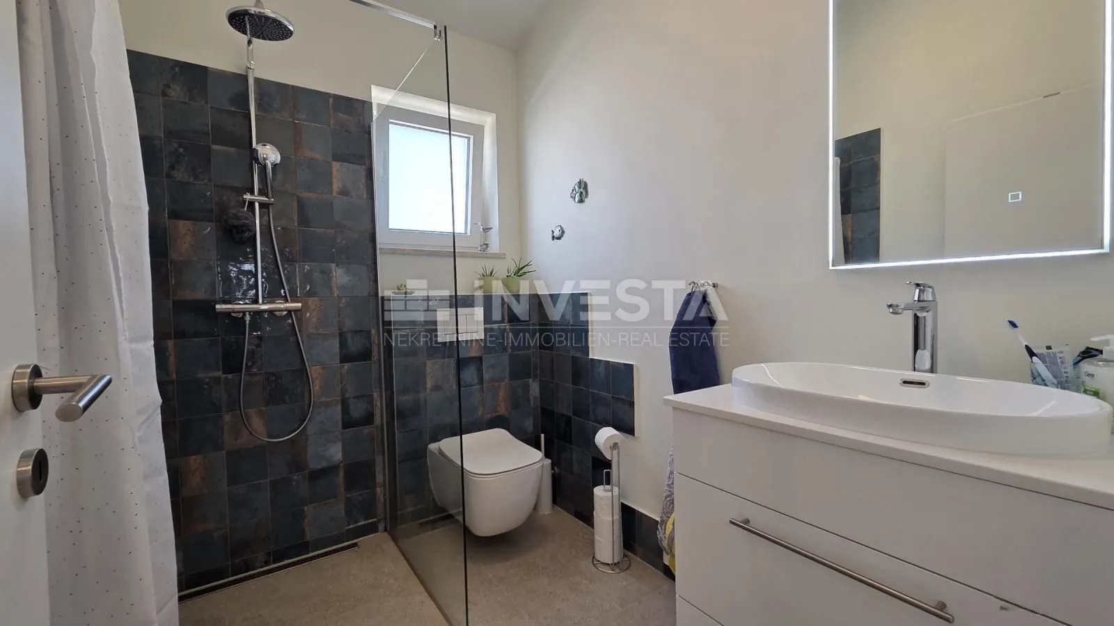 kuća sa bazenom - slika 19
