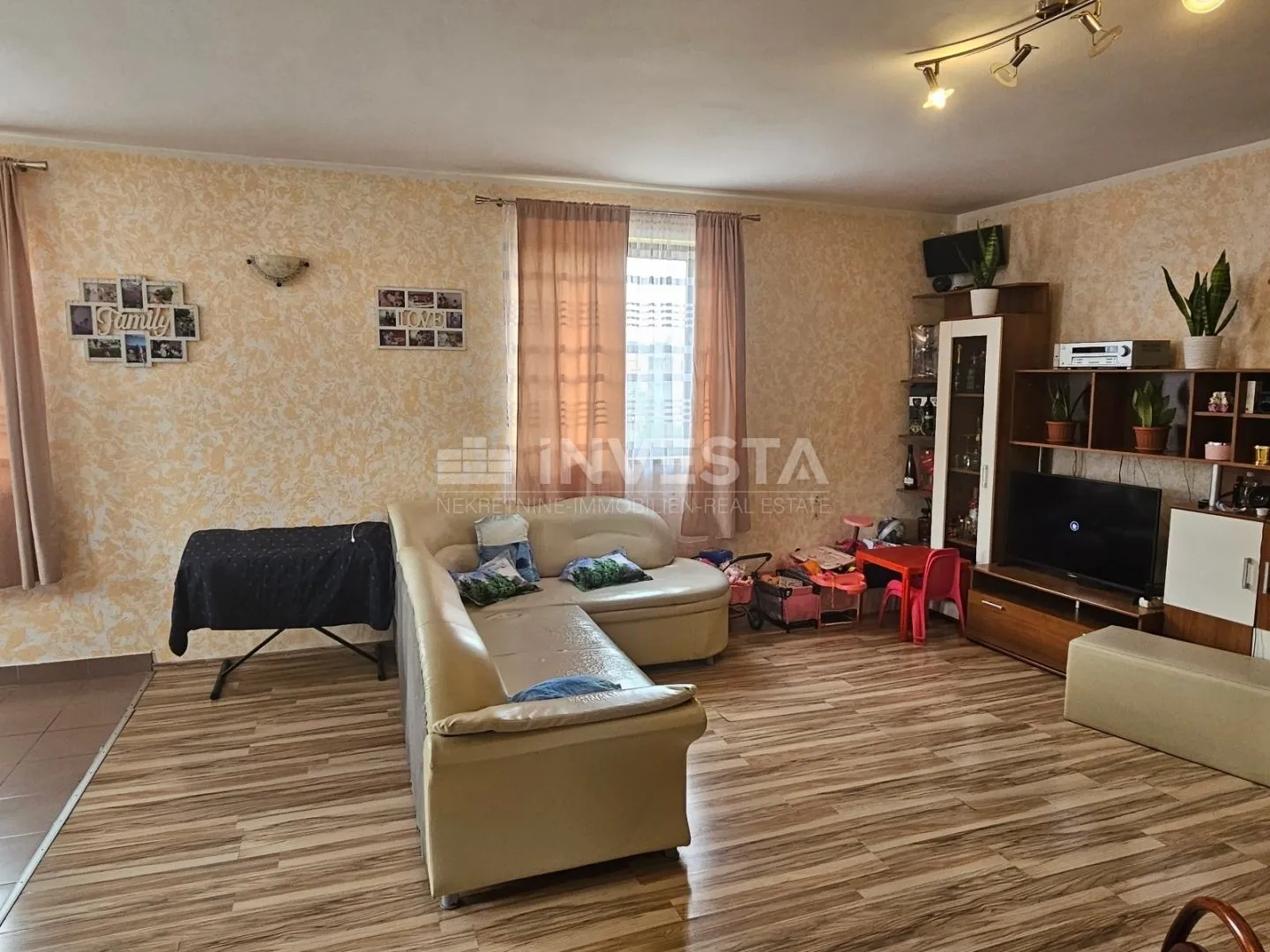 pula, šijana, veliki stan 153m2 na odličnoj lokaciji - slika 9