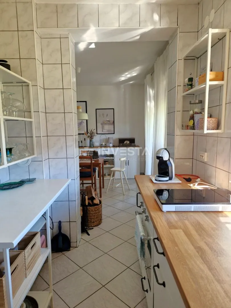 kuća s 2 stambene jedinice i 4000m2 građevinskog zemljišta - slika 11