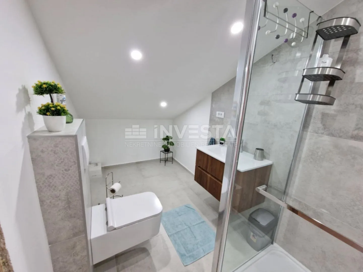 pula, veli vrh trosoban stan površine 114 m² - slika 21