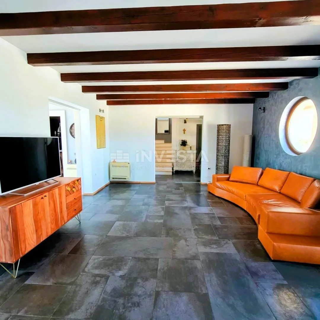 barban, moderna samostojeća vila s bazenom, 1800m2 okućnice - slika 5