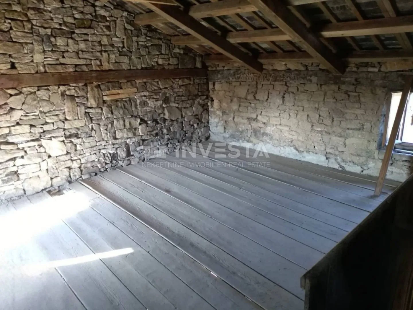 autohtona istarska kuća sa prekrasnim pogledom - slika 2