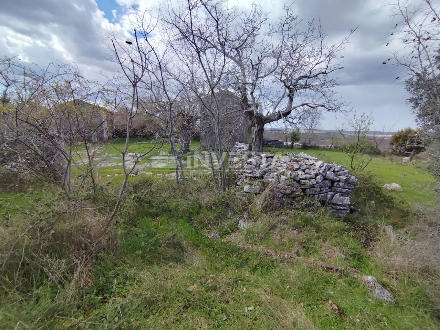 građevinsko zemljište sa objektom u blizini limskog kanala - slika 4
