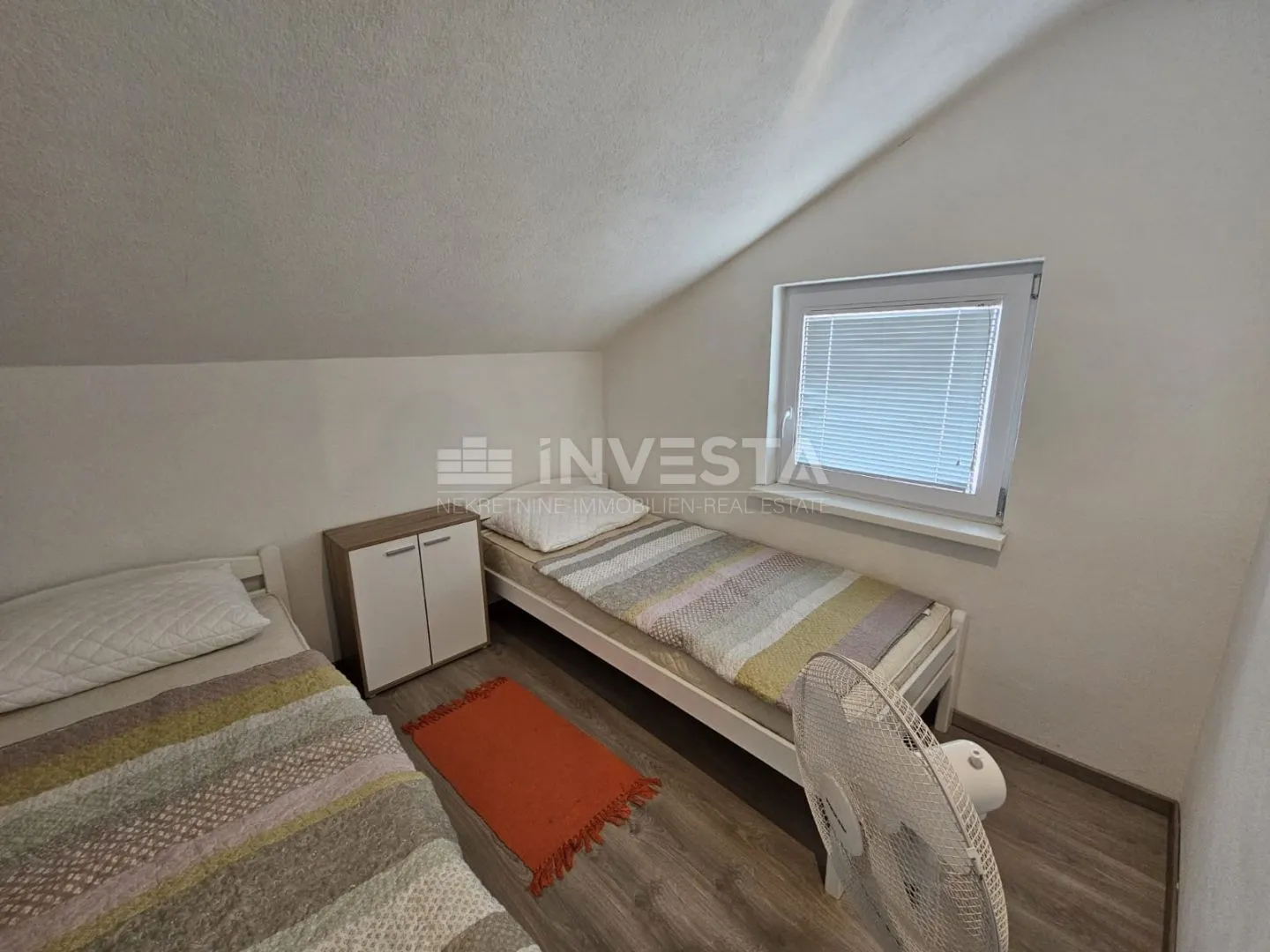peroj - gornji kat vikendice s dvorištem, blizu mora - slika 22