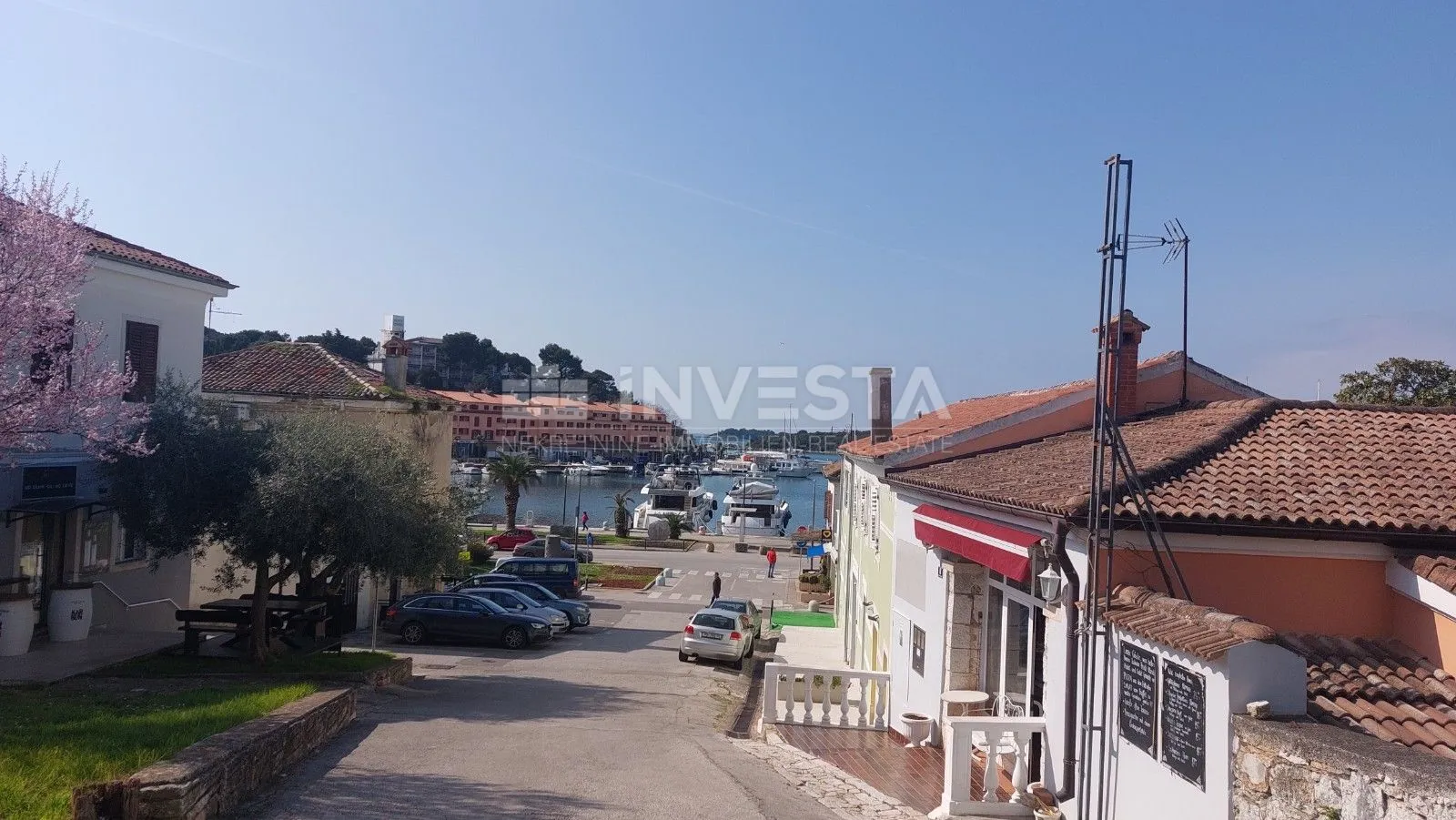 kuća sa panoramskim pogledom na marinu - slika 2