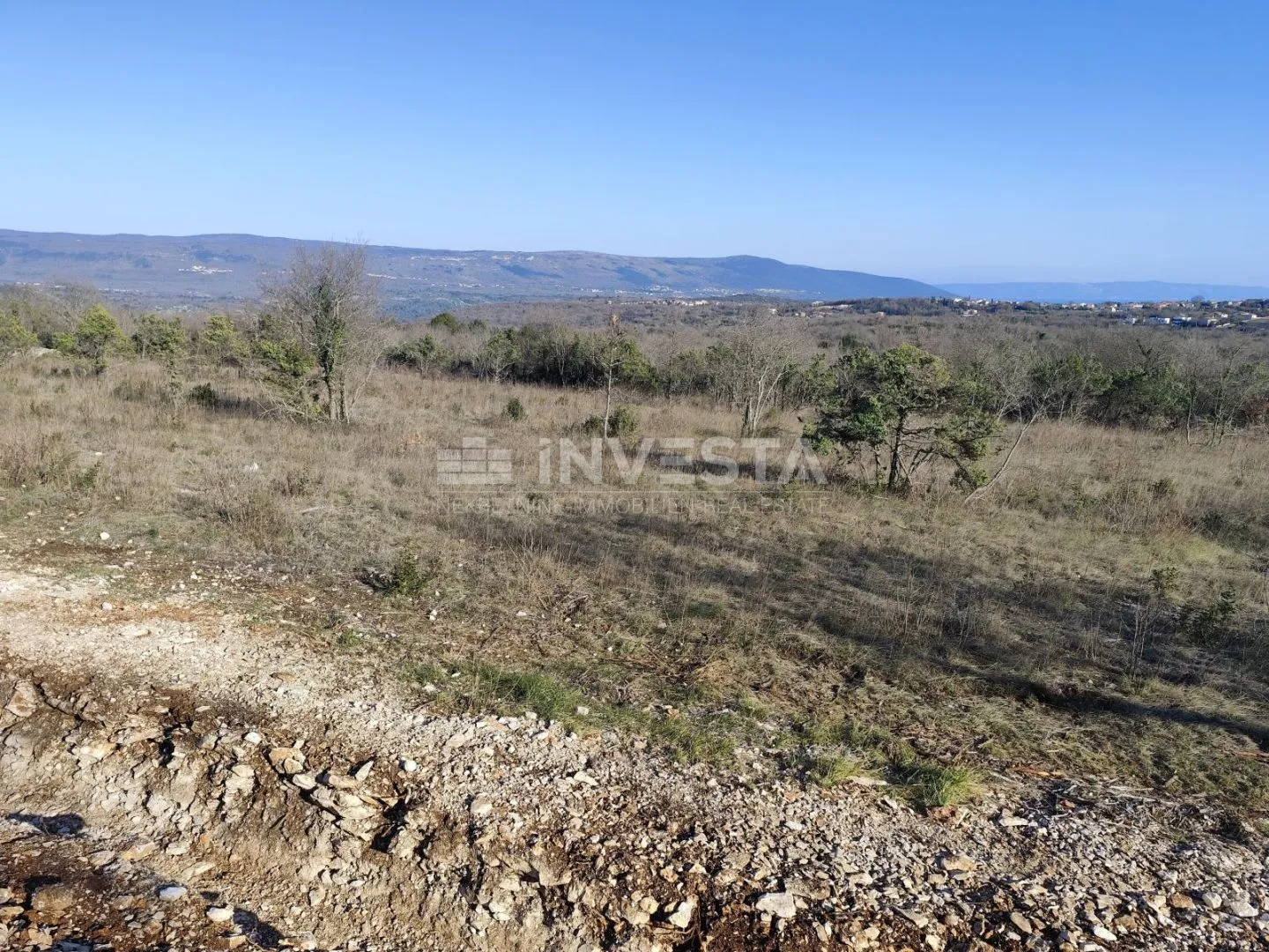 dva građevinska zemljišta sa pogledom na more - slika 3