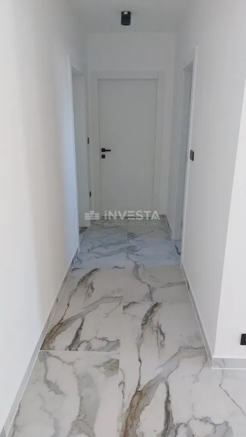moderna vila sa grijanim bazenom - slika 28