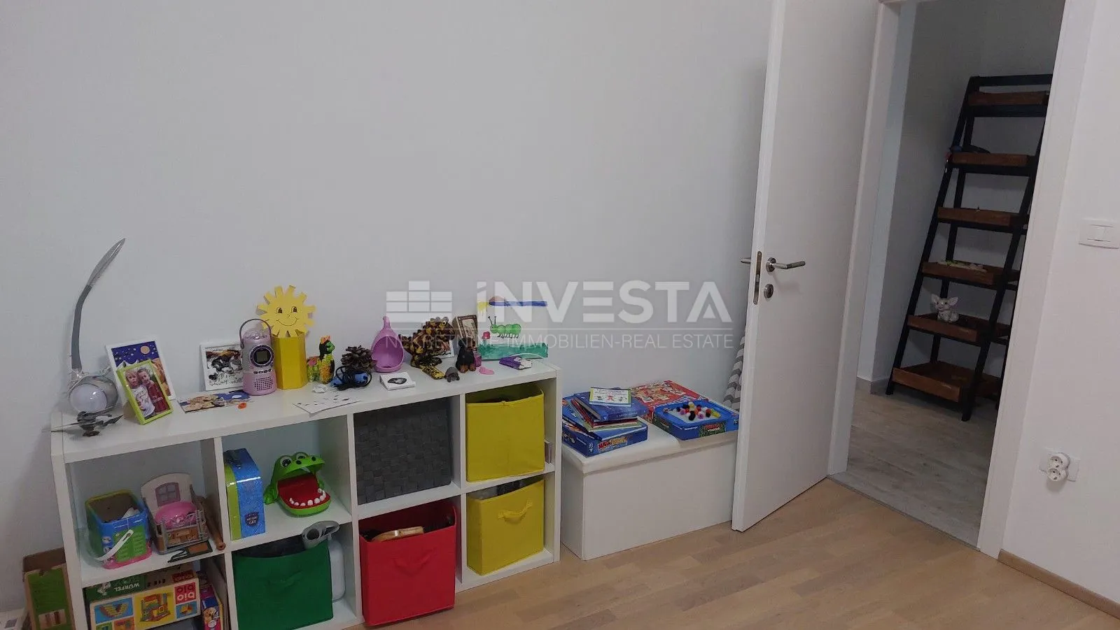 predivan stan u centru umaga 150 m od mora - slika 24