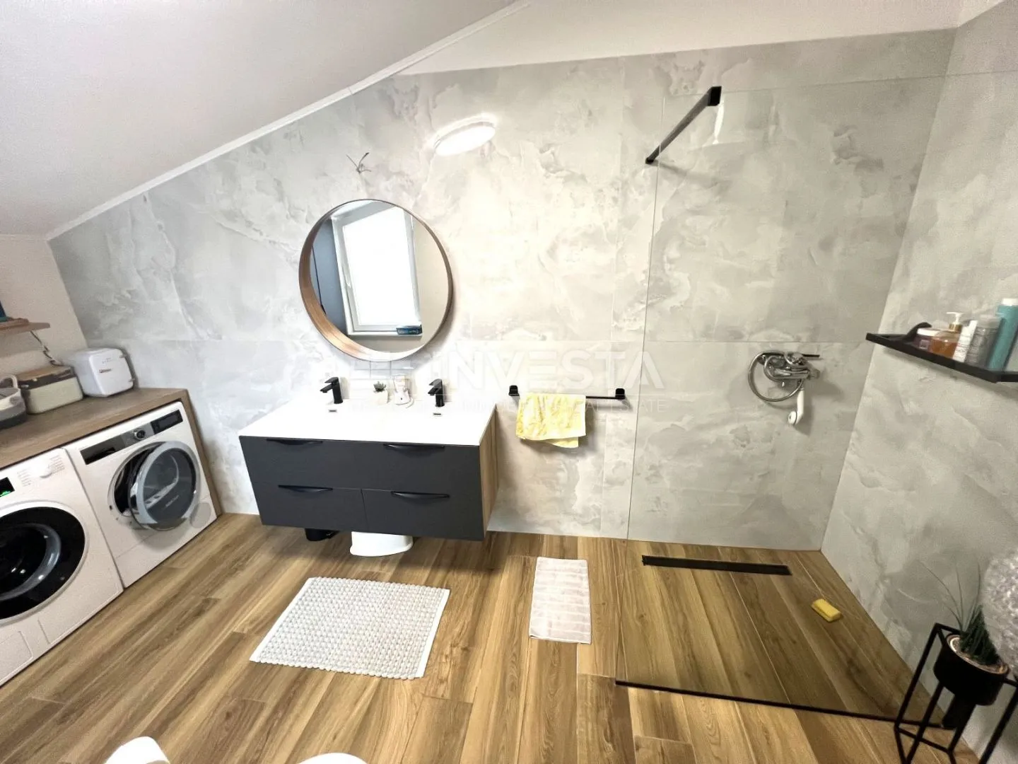 pula, veli vrh trosoban stan površine 114 m² - slika 19