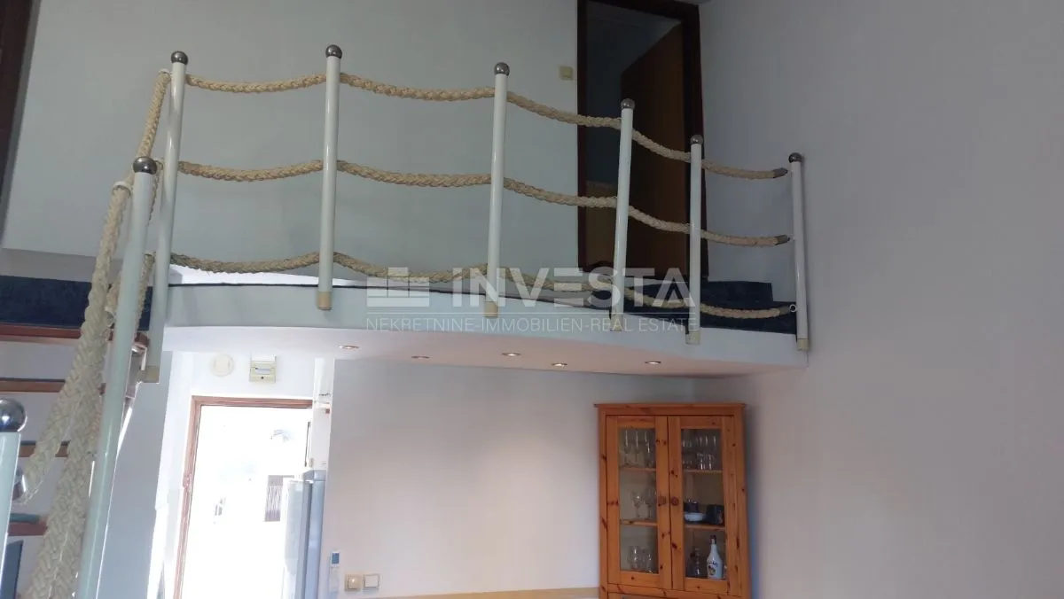dvoetažni stan u červar portu - slika 30