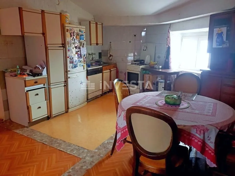 pula centar, prostrani četverosobni stan na odličnoj lokaciji, 122 m2 - slika 4