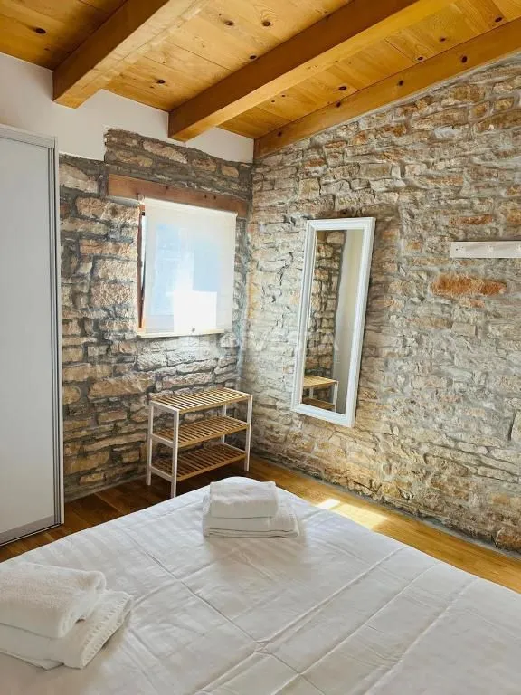 istra, šišan - istarska kuća s 3 stambene jedinice - slika 26