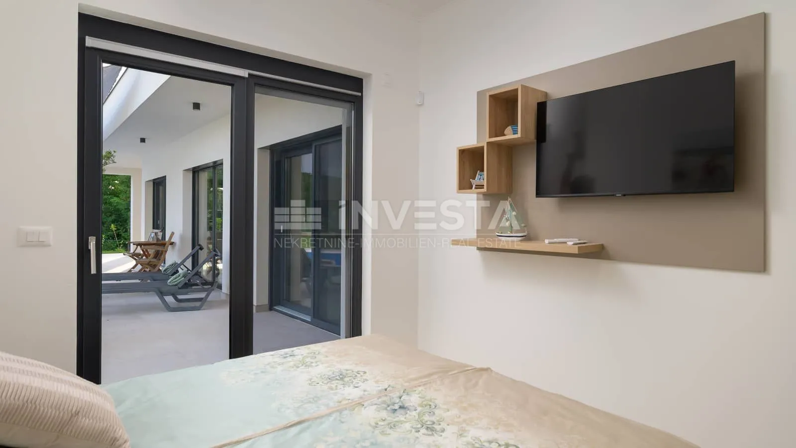 moderna vila s bazenom i privatnošću – blizu rovinja - slika 31