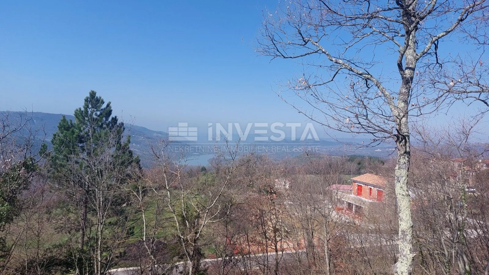 građevinsko zemljište sa pogledom na jezero - slika 4
